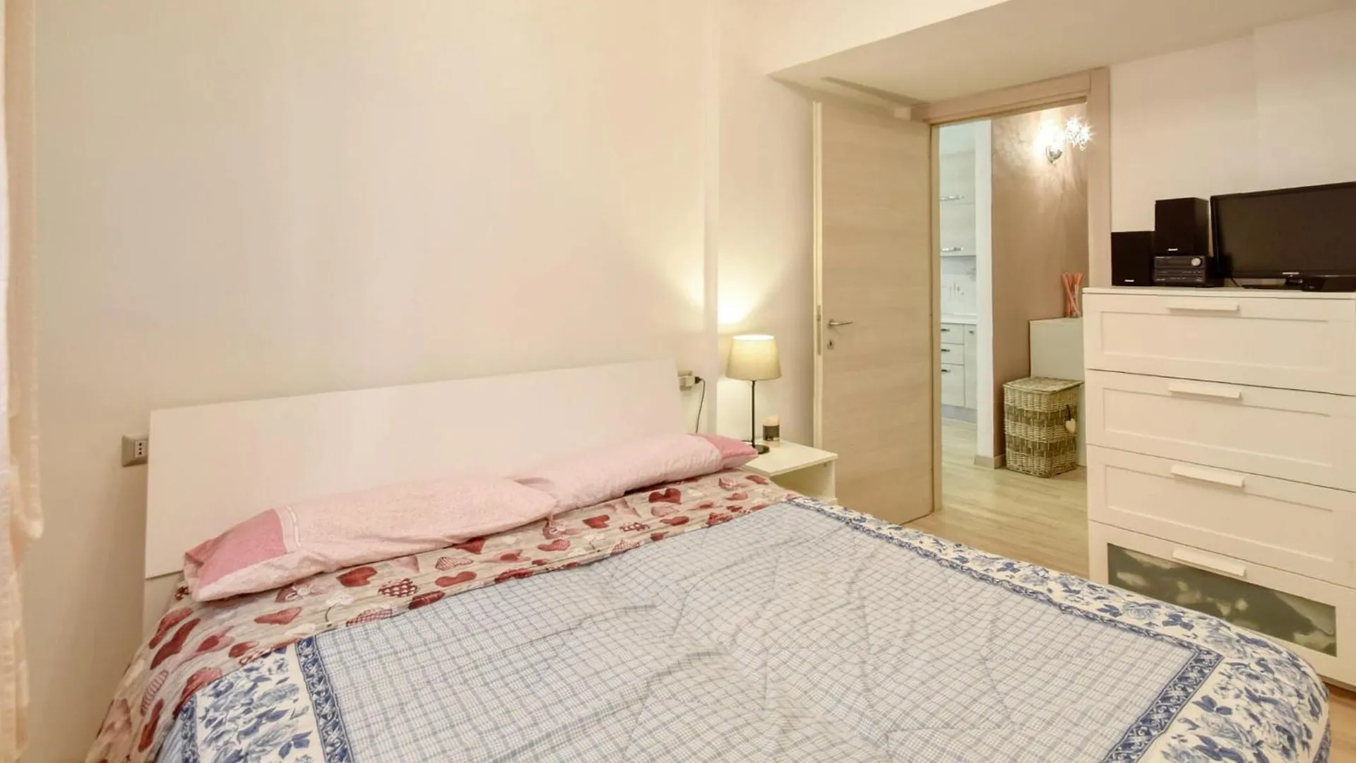 1 Bedroom Lovely Apartment In Camogli 0*,